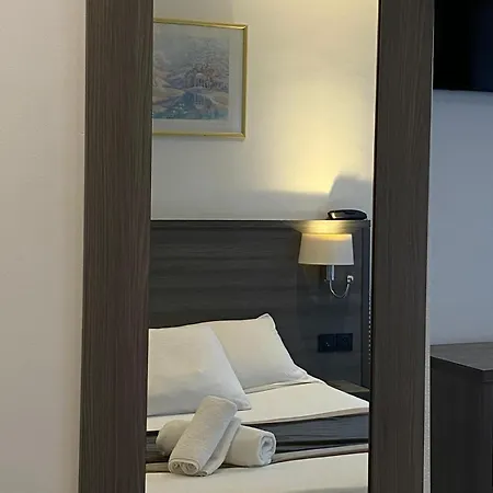 Hotel Luxor Bastille París