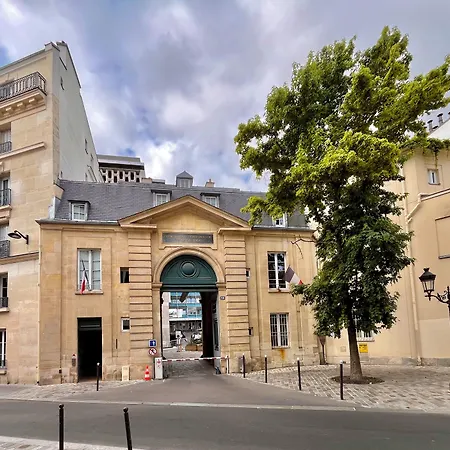 Hotel Luxor Bastille 2*