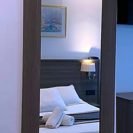 Hotel Luxor Bastille