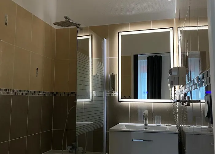 Hotel Luxor Bastille 2*