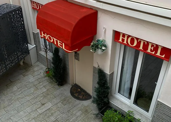 Luxor Bastille Hotel 2*