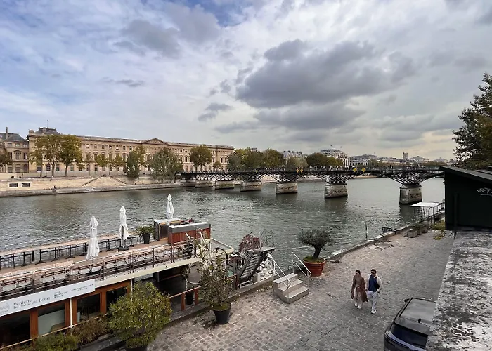 룩소르 바스티유 호텔 2*