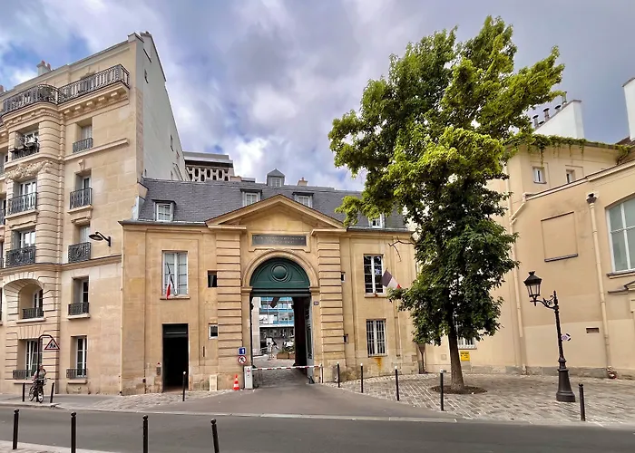 Hotel Luxor Bastille 2*